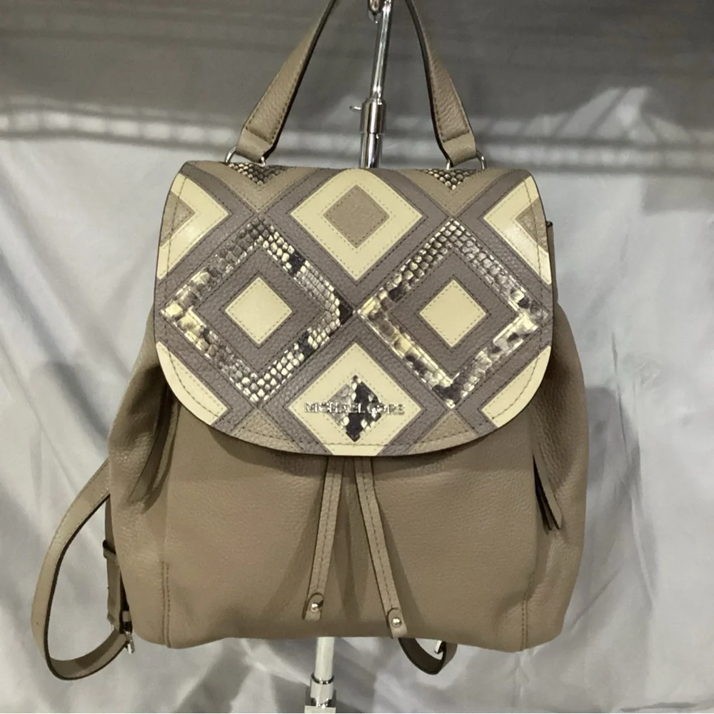 Michael Kors Riley LG Leather Backpack in Taupe Color EUC 84